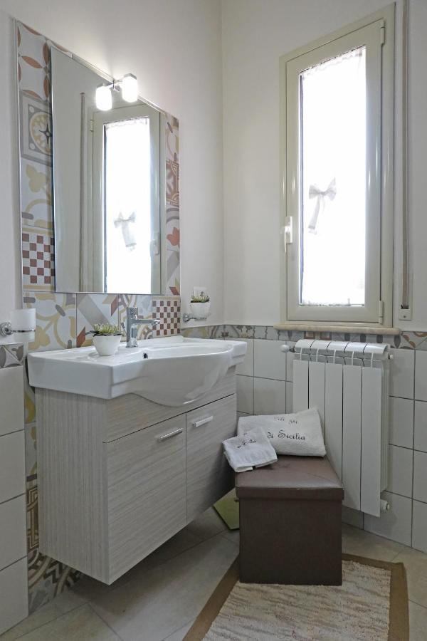 Gli Zii Di Sicilia Bed & Breakfast Racalmuto Екстериор снимка